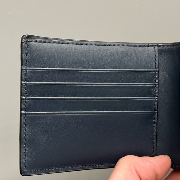 Micheal Kors bi fold wallet alligator print - Picture 4 of 4